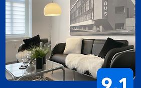 BAUHAUS Design-Luxus Apartment, 20er Jahre Stil, Garten